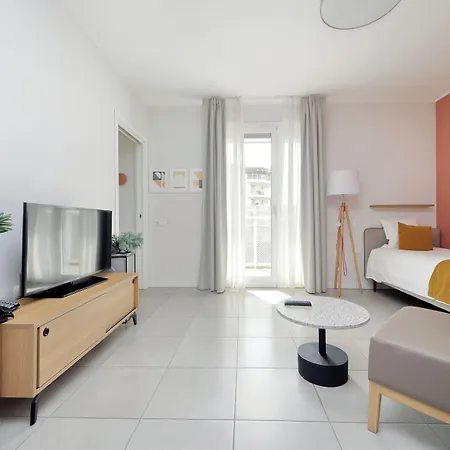アパートホテル Quarto Verde 4*