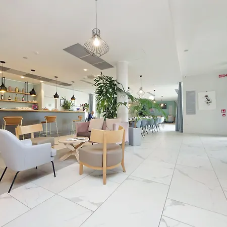 Quarto Verde アパートホテル 4*